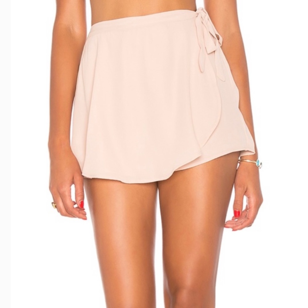* LIKE NEW Show Me Your Mumu Light Pink Skort *
